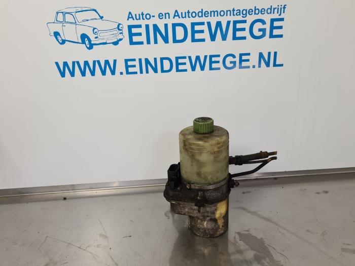 Gebruikte Pomp Servo Volkswagen Polo IV (9N1/2/3) 1.9 SDI Prijs € 63,50 Margeregeling aangeboden door Auto- en demontagebedrijf Eindewege