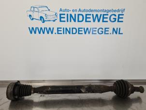 Gebruikte Aandrijfas rechts-voor Volkswagen Polo IV (9N1/2/3) 1.2 12V Prijs € 40,00 Margeregeling aangeboden door Auto- en demontagebedrijf Eindewege
