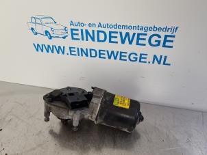 Gebruikte Ruitenwissermotor voor Renault Laguna II (BG) 1.8 16V Prijs € 25,00 Margeregeling aangeboden door Auto- en demontagebedrijf Eindewege