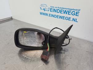 Gebruikte Buitenspiegel links Peugeot 306 (7D) 1.6 Prijs € 30,00 Margeregeling aangeboden door Auto- en demontagebedrijf Eindewege