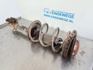 Gebruikte Schokbrekerpoot links-achter Subaru Legacy Wagon (BG) 2.0i LX 16V 4x4 Prijs € 35,00 Margeregeling aangeboden door Auto- en demontagebedrijf Eindewege