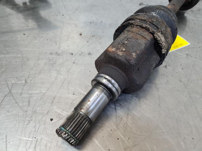 Aandrijfas rechts-voor van een Chrysler PT Cruiser 2.0 16V 2001