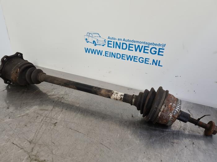 Gebruikte Steekas rechts-voor Audi A4 (B5) 1.9 TDI Prijs € 50,00 Margeregeling aangeboden door Auto- en demontagebedrijf Eindewege
