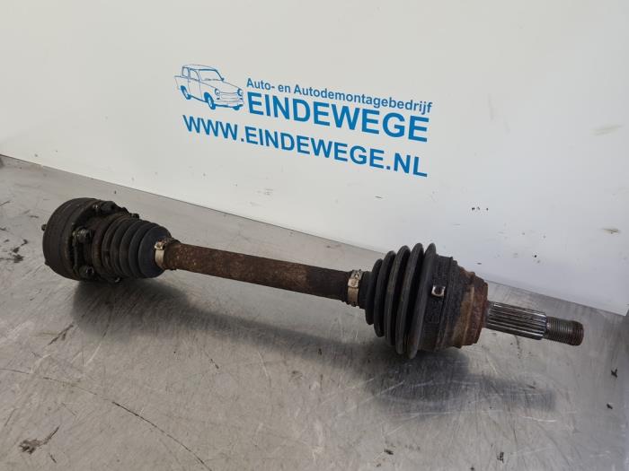 Gebruikte Steekas links-voor Volkswagen Polo III (6N1) 1.4i 60 Prijs € 30,00 Margeregeling aangeboden door Auto- en demontagebedrijf Eindewege