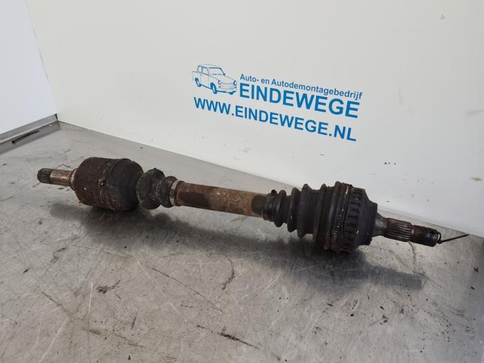 Gebruikte Aandrijfas links-voor Citroen Xsara Picasso (CH) 1.8 16V Prijs € 40,00 Margeregeling aangeboden door Auto- en demontagebedrijf Eindewege
