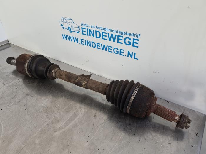 Gebruikte Steekas links-voor Renault Scénic II (JM) 1.9 dCi 120 Prijs € 35,00 Margeregeling aangeboden door Auto- en demontagebedrijf Eindewege