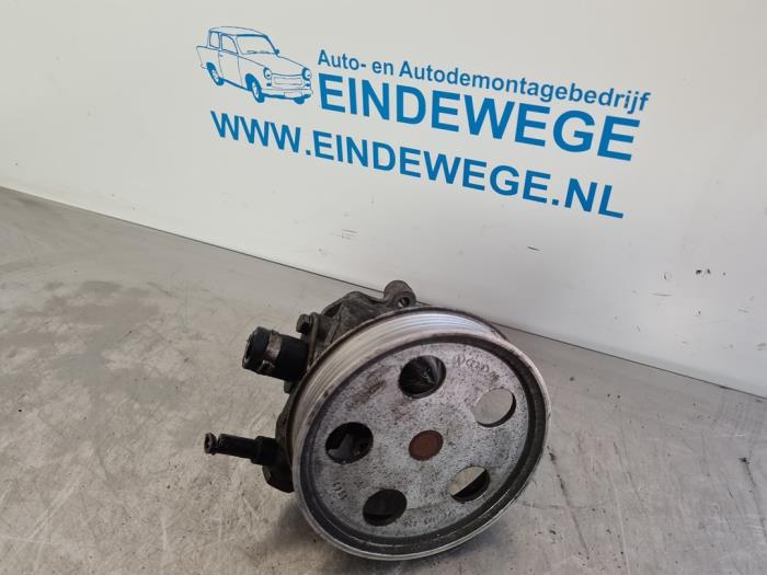 Gebruikte Servopomp Audi A4 Avant (B6) 2.0 FSI 16V Prijs € 40,00 Margeregeling aangeboden door Auto- en demontagebedrijf Eindewege
