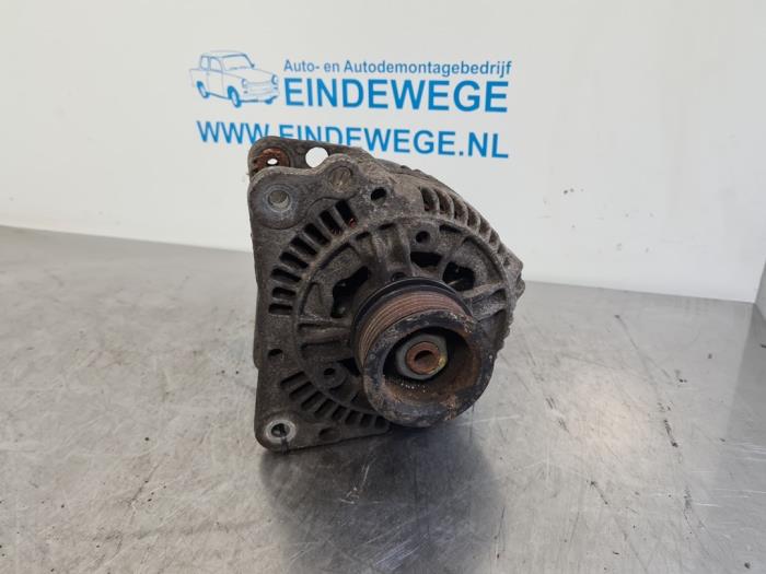 Gebruikte Dynamo Volkswagen Golf IV (1J1) 1.6 Prijs € 30,00 Margeregeling aangeboden door Auto- en demontagebedrijf Eindewege