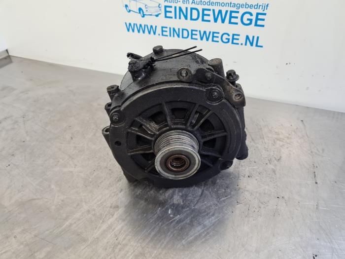 Gebruikte Dynamo Mercedes E Combi (S210) 2.2 E-220 CDI 16V Prijs € 90,00 Margeregeling aangeboden door Auto- en demontagebedrijf Eindewege