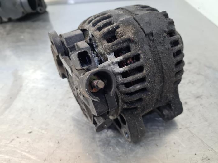 Dynamo van een Citroën C5 II Break (RE) 2.2 HDiF 16V 2006