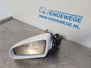 Gebruikte Spiegel Buiten links Audi A4 Avant (B6) 2.0 FSI 16V Prijs € 35,00 Margeregeling aangeboden door Auto- en demontagebedrijf Eindewege