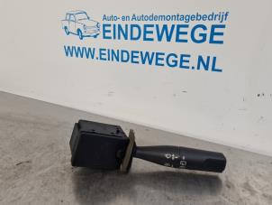 Gebruikte Ruitenwis Schakelaar Peugeot 206 (2A/C/H/J/S) 1.6 16V Prijs € 20,00 Margeregeling aangeboden door Auto- en demontagebedrijf Eindewege