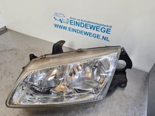 Gebruikte Linker Koplamp Nissan Almera (N16) 2.2 Di 16V Prijs € 40,00 Margeregeling aangeboden door Auto- en demontagebedrijf Eindewege