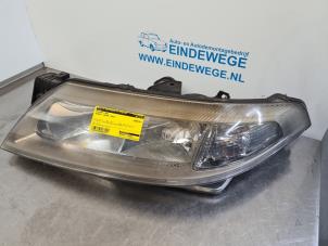 Gebruikte Linker Koplamp Renault Laguna II Grandtour (KG) 1.8 16V Prijs € 65,00 Margeregeling aangeboden door Auto- en demontagebedrijf Eindewege