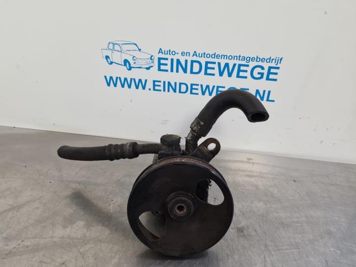 Gebruikte Servopomp Nissan Almera Tino (V10M) 1.8 16V Prijs € 50,00 Margeregeling aangeboden door Auto- en demontagebedrijf Eindewege