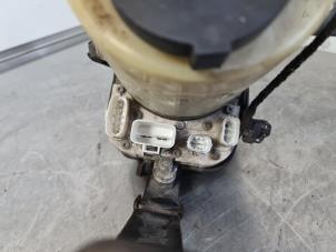 Gebruikte Stuurpomp Opel Vectra C 1.8 16V Prijs € 65,00 Margeregeling aangeboden door Auto- en demontagebedrijf Eindewege