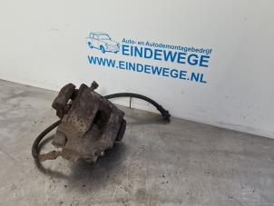 Gebruikte Remklauw (Tang) links-achter BMW 3 serie (E46/4) 316i 16V Prijs € 35,00 Margeregeling aangeboden door Auto- en demontagebedrijf Eindewege