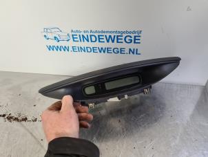 Gebruikte Display Interieur Renault Laguna II (BG) 1.8 16V Prijs € 20,00 Margeregeling aangeboden door Auto- en demontagebedrijf Eindewege