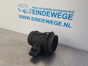 Gebruikte Luchtmassameter BMW 7 serie (E38) 735i/iL V8 32V Prijs € 40,00 Margeregeling aangeboden door Auto- en demontagebedrijf Eindewege