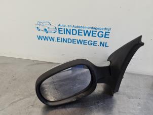 Gebruikte Spiegel Buiten links Renault Clio II (BB/CB) 1.6 16V Prijs € 25,00 Margeregeling aangeboden door Auto- en demontagebedrijf Eindewege