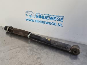 Gebruikte Schokdemper links-achter Renault Clio II (BB/CB) 1.6 16V Prijs € 20,00 Margeregeling aangeboden door Auto- en demontagebedrijf Eindewege