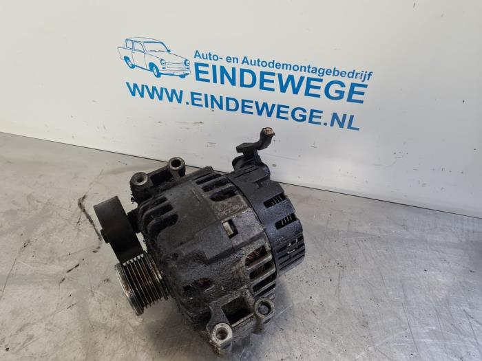 Gebruikte Dynamo BMW 3 serie Touring (E46/3) 318i 16V Prijs € 65,00 Margeregeling aangeboden door Auto- en demontagebedrijf Eindewege