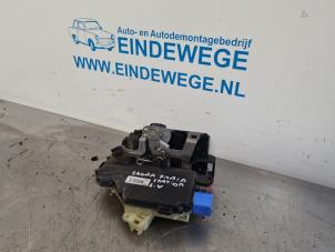 Gebruikte Deurslot Mechaniek 4Deurs links-voor Skoda Fabia (6Y5) 1.2 HTP Prijs € 30,00 Margeregeling aangeboden door Auto- en demontagebedrijf Eindewege