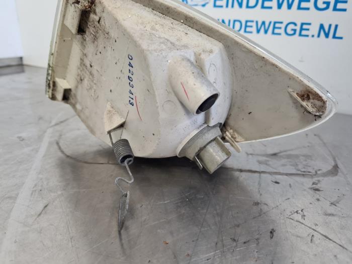 Richtingaanwijzer rechts van een Mercedes-Benz Vito (638.0) 2.2 CDI 108 16V 2001