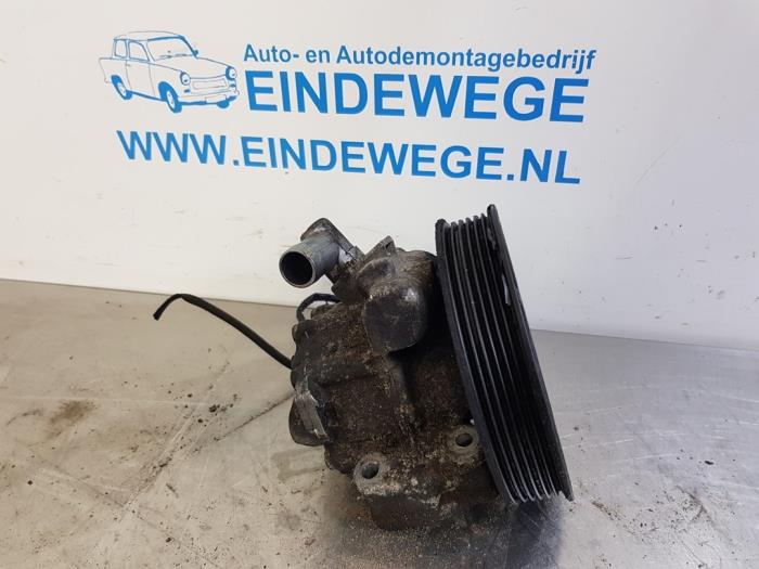 Gebruikte Servopomp Mercedes C (W203) 2.2 C-200 CDI 16V Prijs € 50,00 Margeregeling aangeboden door Auto- en demontagebedrijf Eindewege