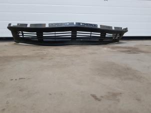 Gebruikte Lip voorbumper BMW 7 serie (E23) Prijs € 250,00 Margeregeling aangeboden door Auto- en demontagebedrijf Eindewege