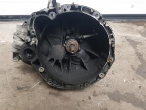 Gebruikte Versnellingsbak Renault Scénic II (JM) 1.9 dCi 120 Prijs € 200,00 Margeregeling aangeboden door Auto- en demontagebedrijf Eindewege