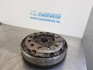 Gebruikte Dubbele massa vliegwiel BMW 3 serie Touring (E46/3) 318i Prijs € 100,00 Margeregeling aangeboden door Auto- en demontagebedrijf Eindewege