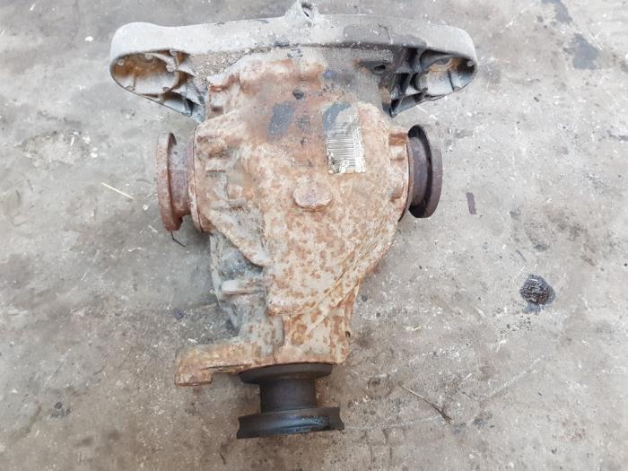 Gebruikte Cardanklok achter BMW 5 serie (E39) 523i 24V Prijs € 90,00 Margeregeling aangeboden door Auto- en demontagebedrijf Eindewege