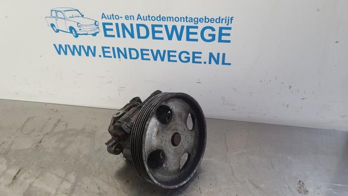 Gebruikte Servopomp Ford Fiesta 5 (JD/JH) 1.4 TDCi Prijs € 30,00 Margeregeling aangeboden door Auto- en demontagebedrijf Eindewege