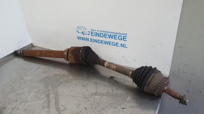 Gebruikte Aandrijfas rechts-voor Renault Safrane II 2.5 20V RXE,RXT Prijs € 50,00 Margeregeling aangeboden door Auto- en demontagebedrijf Eindewege