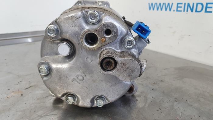 Aircopomp van een Volkswagen Golf IV (1J1) 1.6 16V 2001