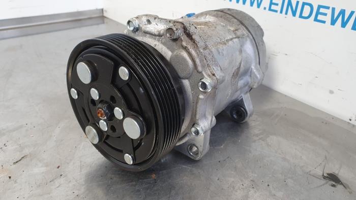 Aircopomp van een Volkswagen Golf IV (1J1) 1.6 16V 2001