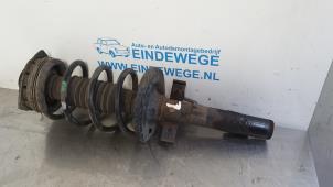 Gebruikte Mac Phersonpoot links-voor Renault Grand Scénic II (JM) 2.0 16V Prijs € 40,00 Margeregeling aangeboden door Auto- en demontagebedrijf Eindewege