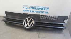 Gebruikte Grille Volkswagen Golf IV (1J1) 1.4 16V Prijs € 25,00 Margeregeling aangeboden door Auto- en demontagebedrijf Eindewege