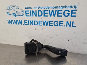 Gebruikte Ruitenwis Schakelaar Opel Zafira (F75) 1.8 16V Prijs € 15,00 Margeregeling aangeboden door Auto- en demontagebedrijf Eindewege