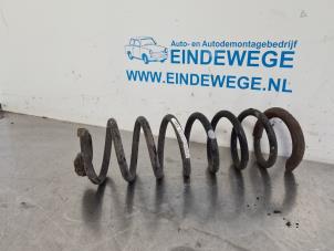 Gebruikte Schroefveer achter Mercedes A (W168) 1.4 A-140 Prijs € 20,00 Margeregeling aangeboden door Auto- en demontagebedrijf Eindewege