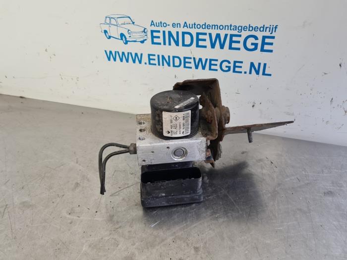 Gebruikte ABS Pomp Renault Twingo II (CN) 1.2 16V Prijs € 65,00 Margeregeling aangeboden door Auto- en demontagebedrijf Eindewege