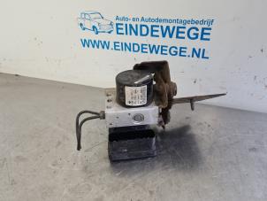 Gebruikte ABS Pomp Renault Twingo II (CN) 1.2 16V Prijs € 65,00 Margeregeling aangeboden door Auto- en demontagebedrijf Eindewege