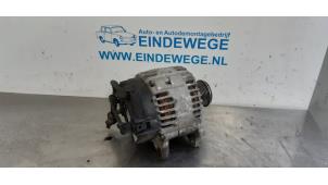 Gebruikte Dynamo Volkswagen Caddy III (2KA,2KH,2CA,2CH) 2.0 SDI Prijs € 40,00 Margeregeling aangeboden door Auto- en demontagebedrijf Eindewege