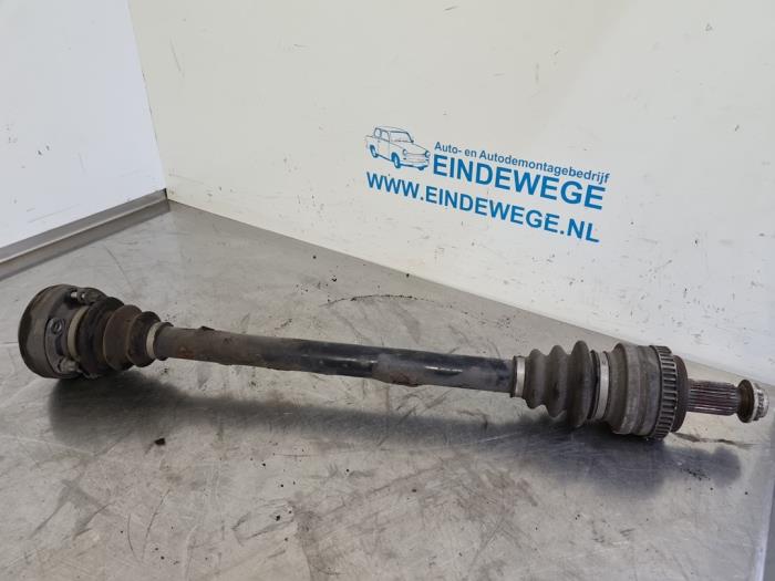 Gebruikte Steekas rechts-achter BMW 3 serie (E90) 320i 16V Prijs € 50,00 Margeregeling aangeboden door Auto- en demontagebedrijf Eindewege