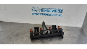 Gebruikte Injector brug Peugeot 206 CC (2D) 1.6 16V Prijs € 40,00 Margeregeling aangeboden door Auto- en demontagebedrijf Eindewege