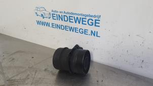 Gebruikte Luchtmassameter Volkswagen Golf V (1K1) 2.0 SDI Prijs € 30,00 Margeregeling aangeboden door Auto- en demontagebedrijf Eindewege
