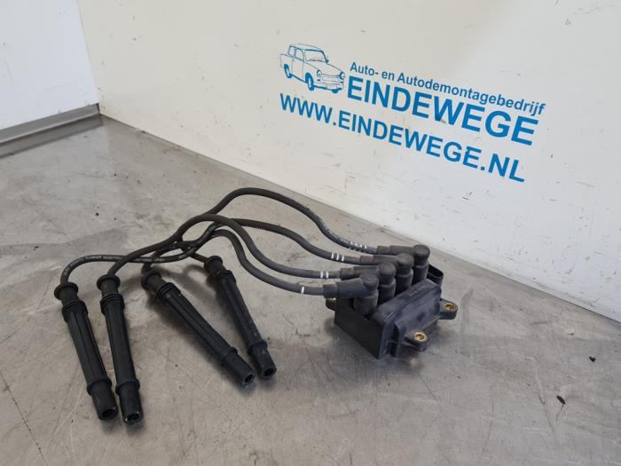 Gebruikte Bobine Renault Twingo II (CN) 1.2 16V Prijs € 30,00 Margeregeling aangeboden door Auto- en demontagebedrijf Eindewege