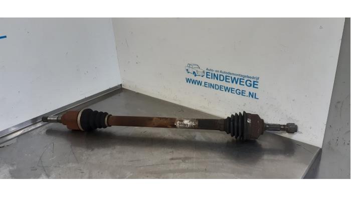 Gebruikte Aandrijfas rechts-voor Peugeot 208 I (CA/CC/CK/CL) 1.4 16V Prijs € 40,00 Margeregeling aangeboden door Auto- en demontagebedrijf Eindewege