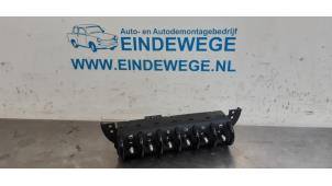 Gebruikte Elektrisch Raam Schakelaar Mini Mini Cooper S (R53) 1.6 16V Prijs € 25,00 Margeregeling aangeboden door Auto- en demontagebedrijf Eindewege